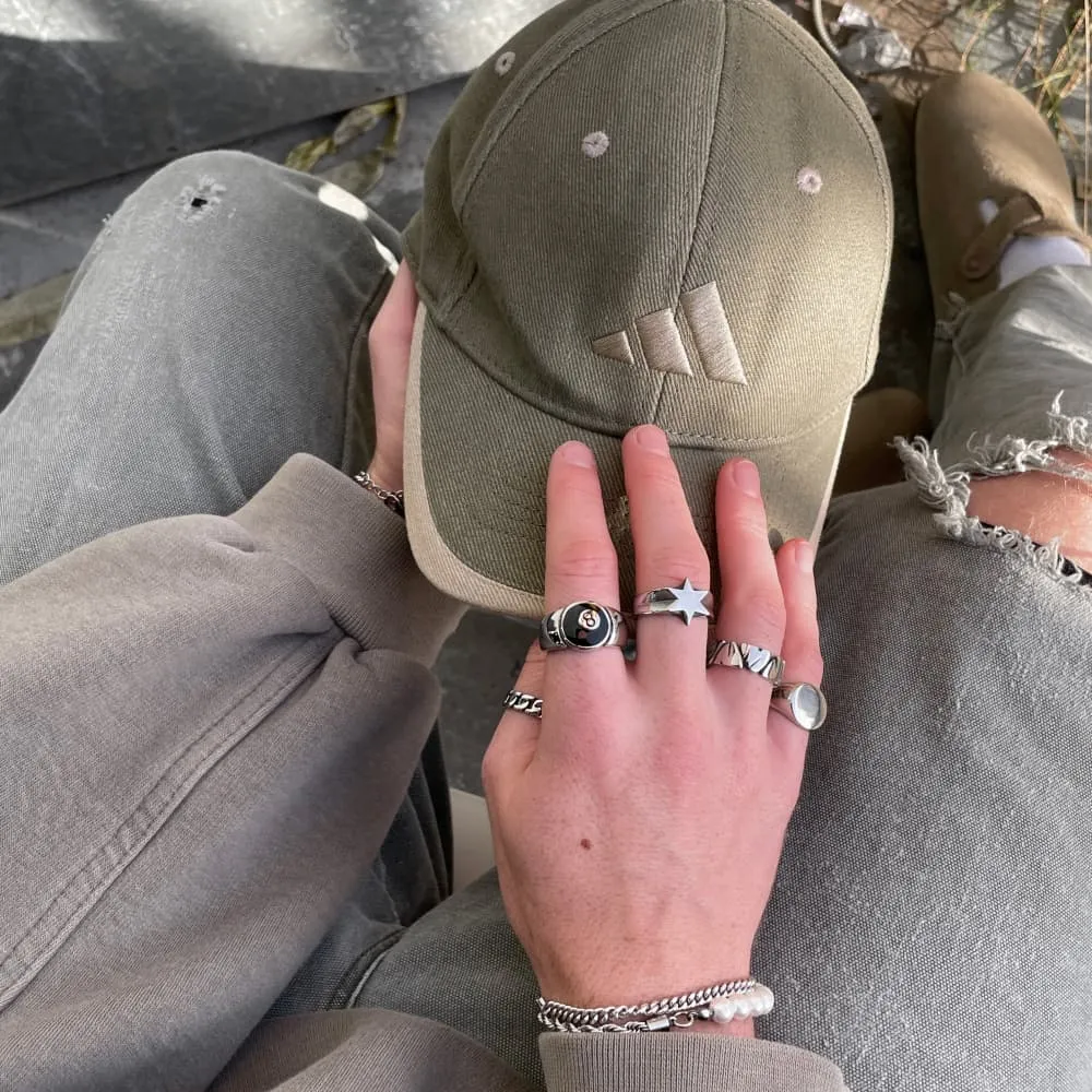 8 Ball Ring