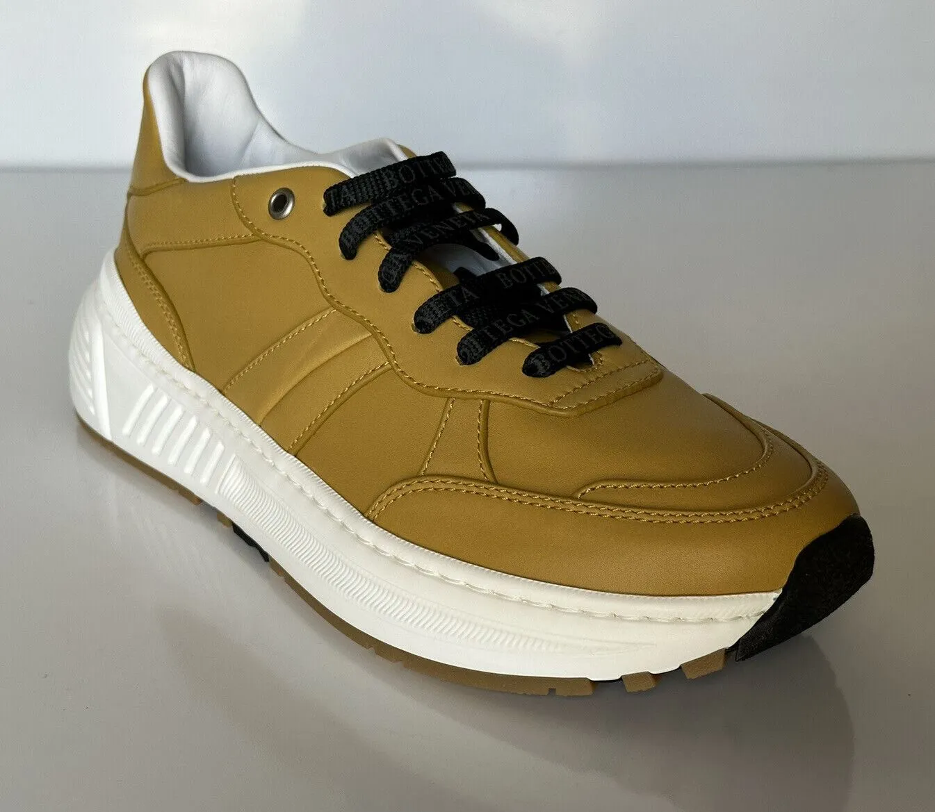 NIB $850 Bottega Veneta Men’s Butterscotch Leather Sneakers 7.5 US 565646 7721