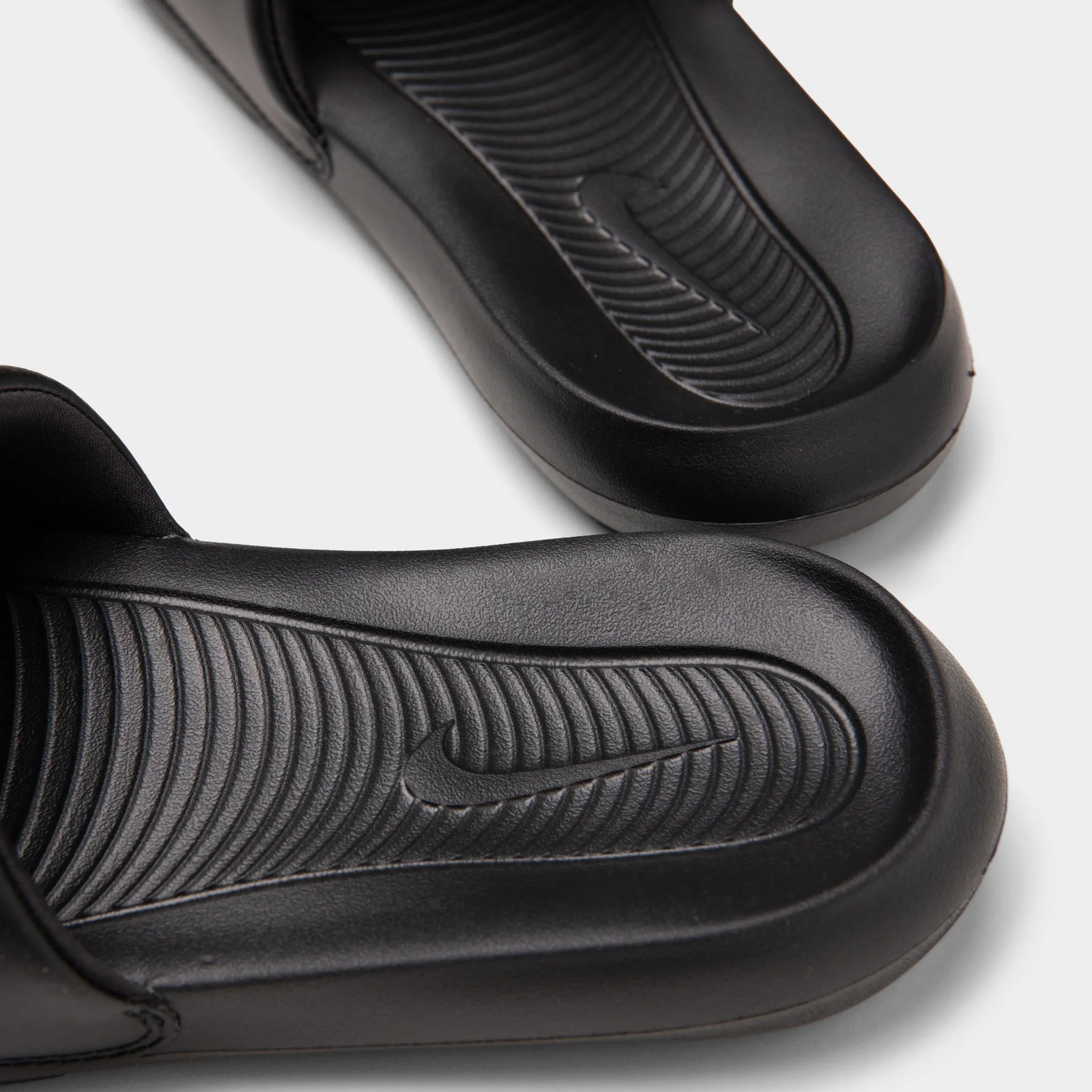 Nike Women's Victori One Black / White
